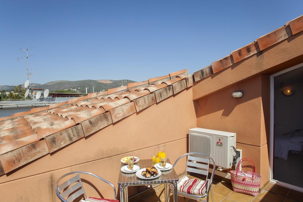 Velor Apartamentos Turisticos Castelldefels Exterior foto
