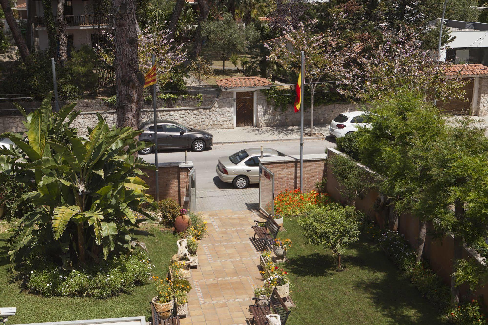 Velor Apartamentos Turisticos Castelldefels Exterior foto